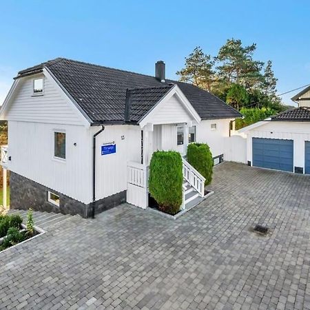 Romslig Og Fin Leilighet 17 Min Til Kristiansand Centrum Nodeland Exterior foto